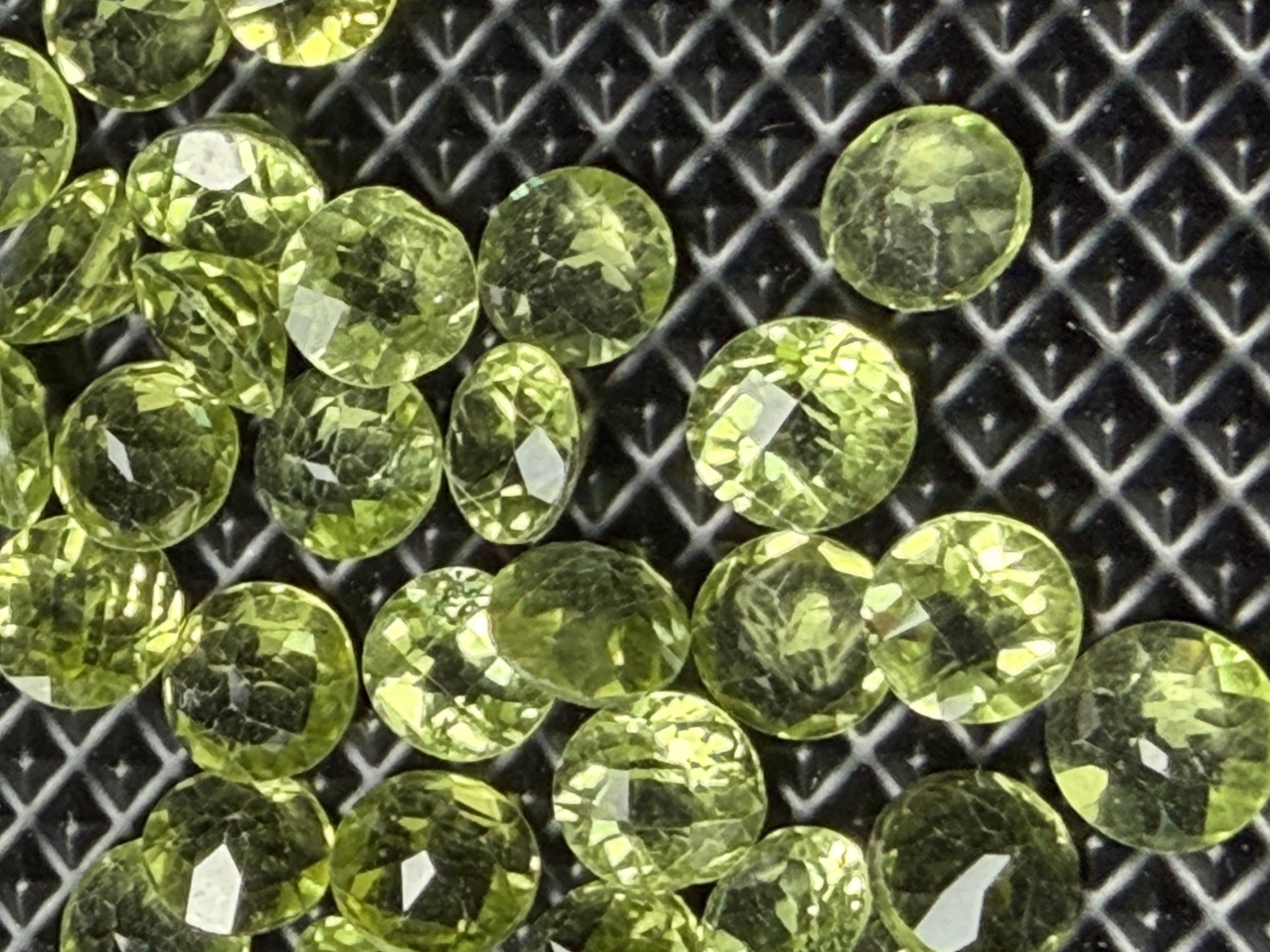 Peridot Round Cut 5 mm GEM Lime Green Genuine Faceted Natural LOOSE 1 Stone