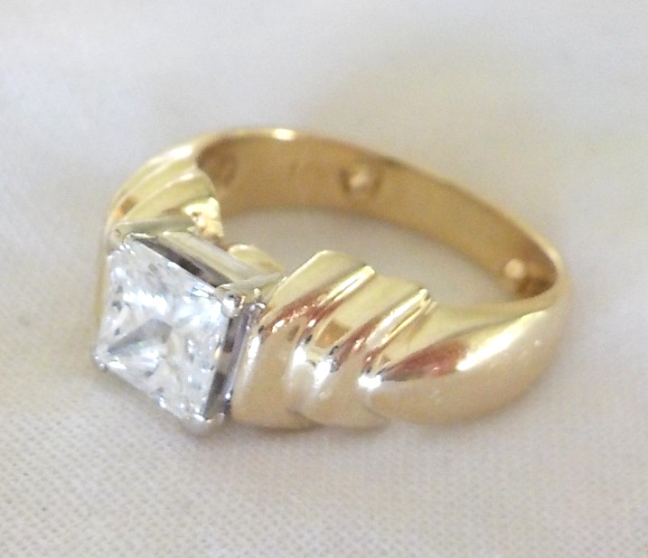 14K Yellow Gold 1.06ct Princess Solitaire Diamond Ring – 6.1 gms, Sz 4.5/5.25