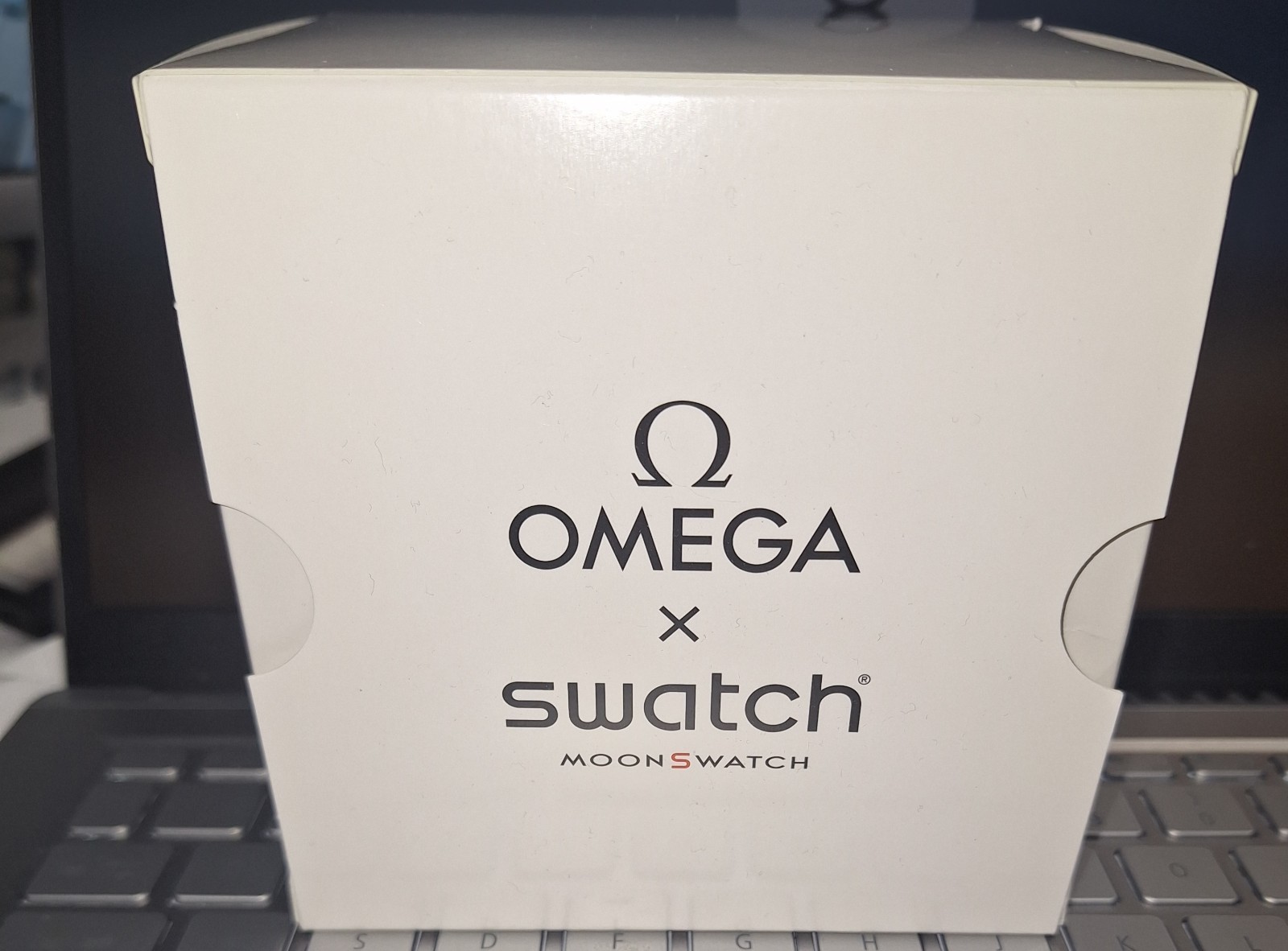SWATCH x OMEGA Mission To Earthphase Moonshine Gold SNOOPY New W/ Receipt