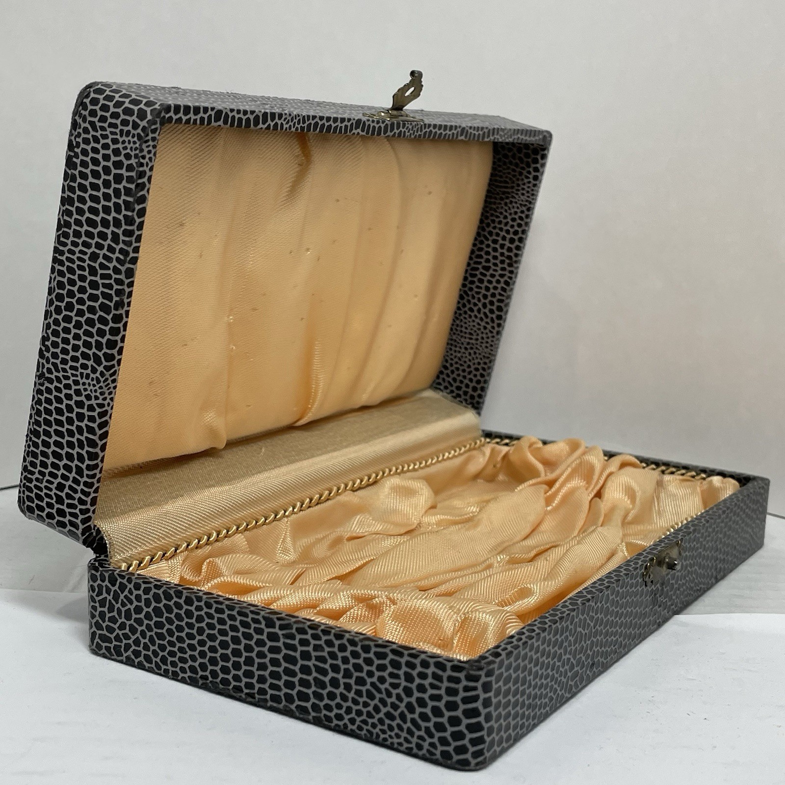 Alligator Print Presentation Box Silk Lined 7”x3.5” Jewelry Spoons