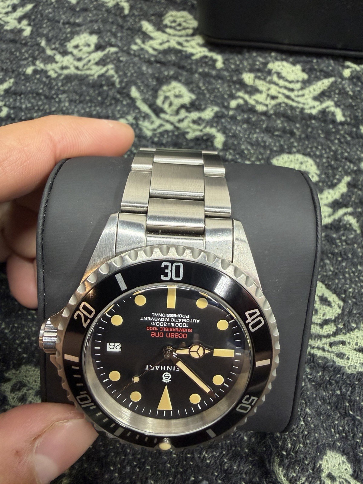 Steinhart Ocean One Automatic Diver 300m “Vintage Red”
