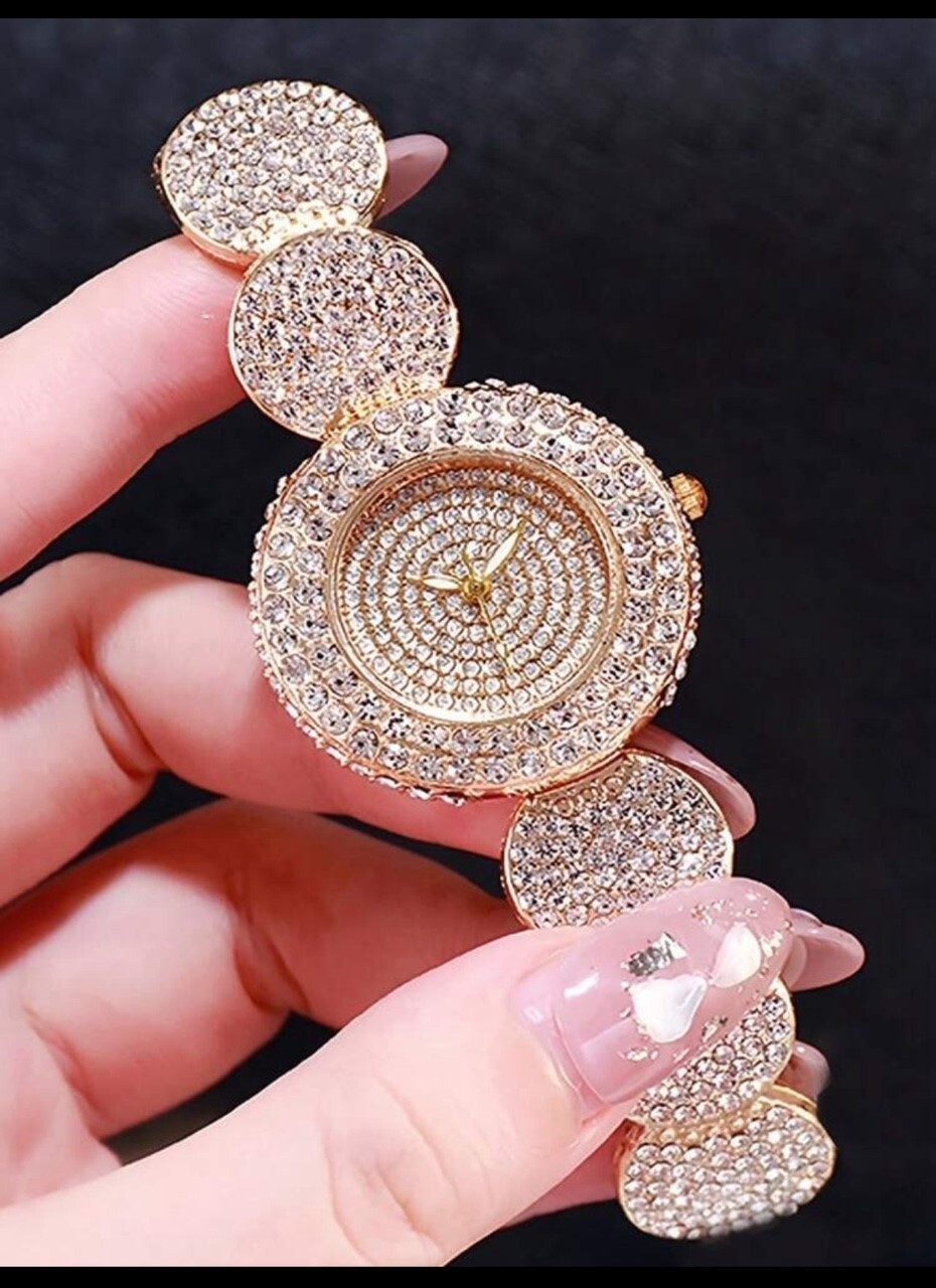 Causal Luxury Fashion Gold Watch for women for Valentine’s Day