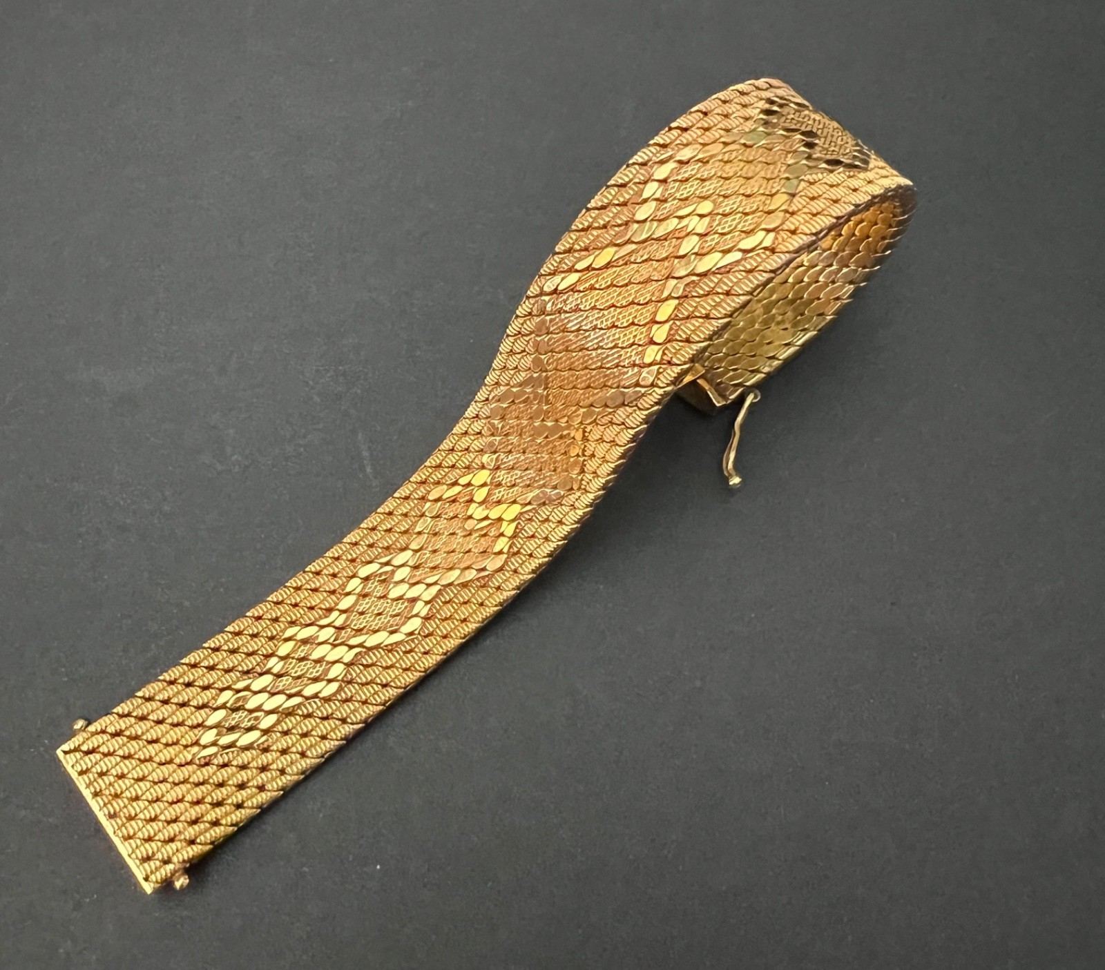 Italian 18K Gold Plated Wide Mesh Link Bracelet Textured Pattern Yellow Gold