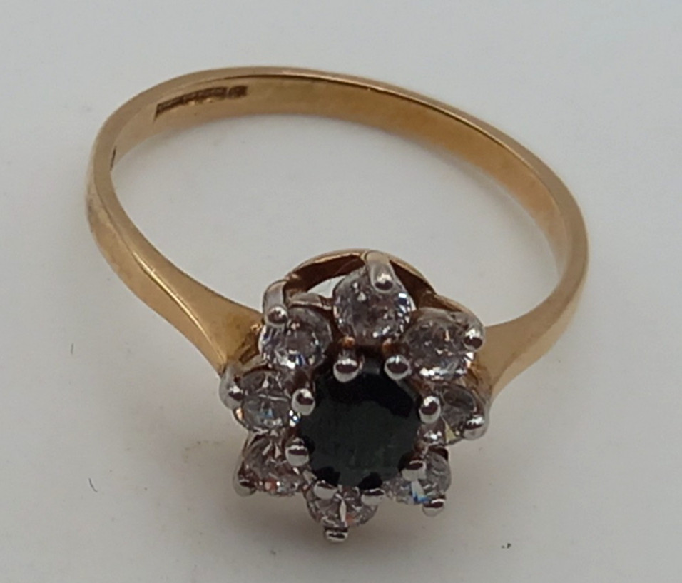9ct Gold Lab CZ & Sapphire Cluster ring 2 grams size N