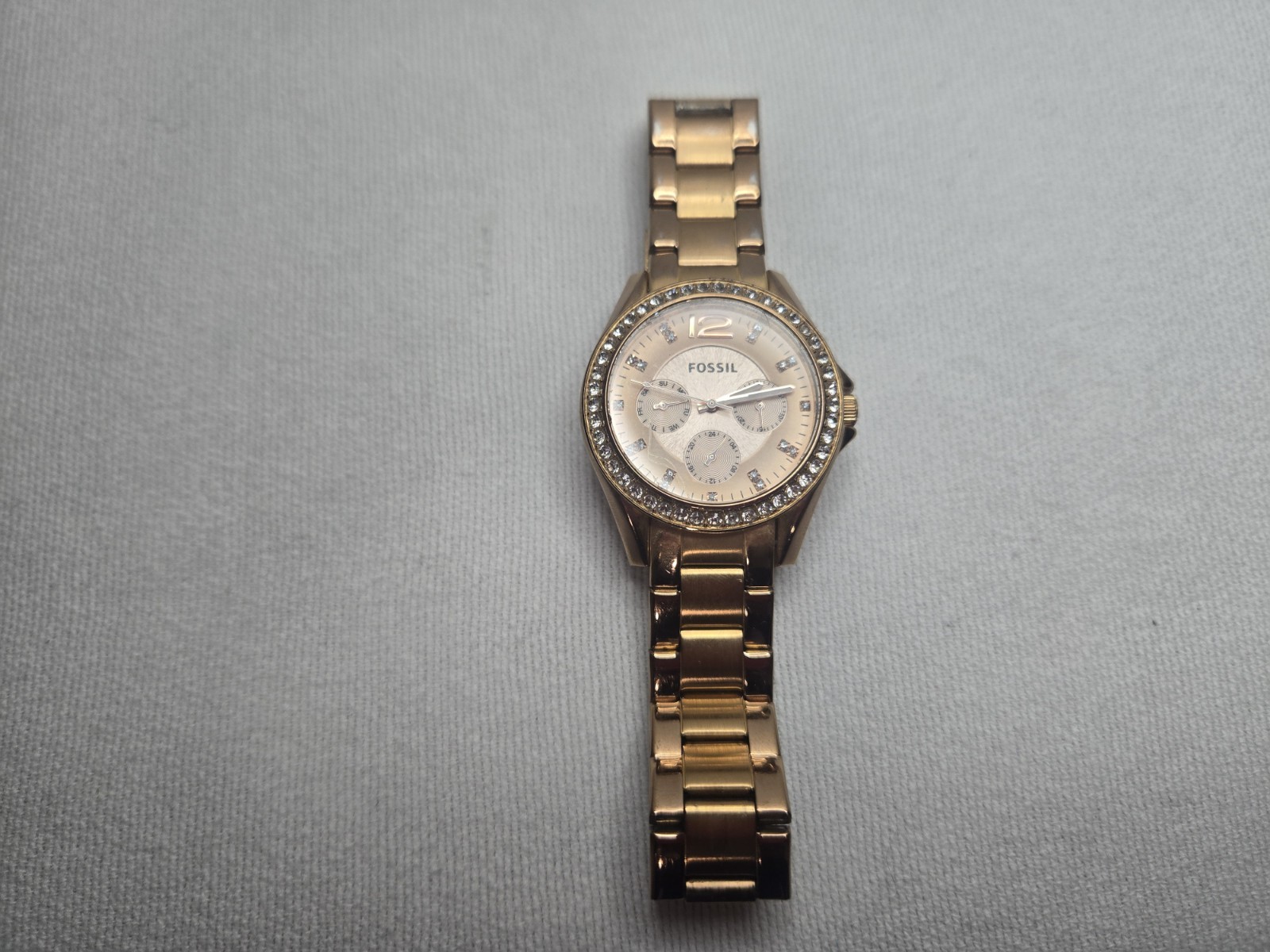 Fossil Riley Multifunction ES2811 Wrist Watch for Women NEEDS NEW BATTERY