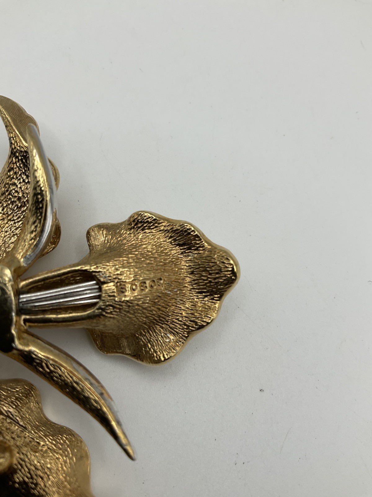 Vintage RARE Signed BOUCHER Brushed Gold Tone ORCHID Rhinestone Brooch Pin