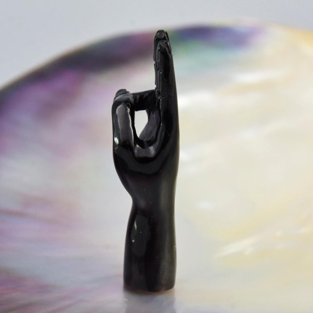 Black Bovine Horn Three-Finger Salute Hand Gesture Carved Jewelry Supply 2.59g