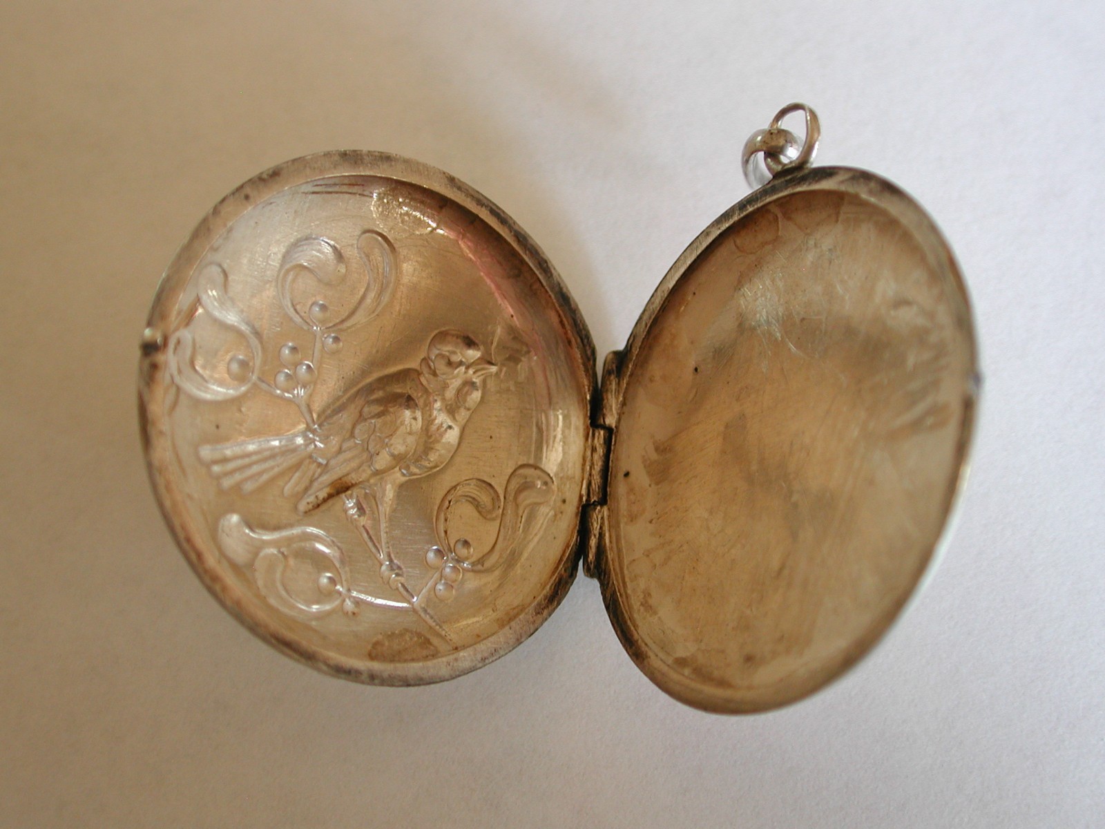ANTIQUE ART NOUVEAU SILVER BIRD MISTLETOE LUCKY LOCKET PENDANT PHOTO CHARM