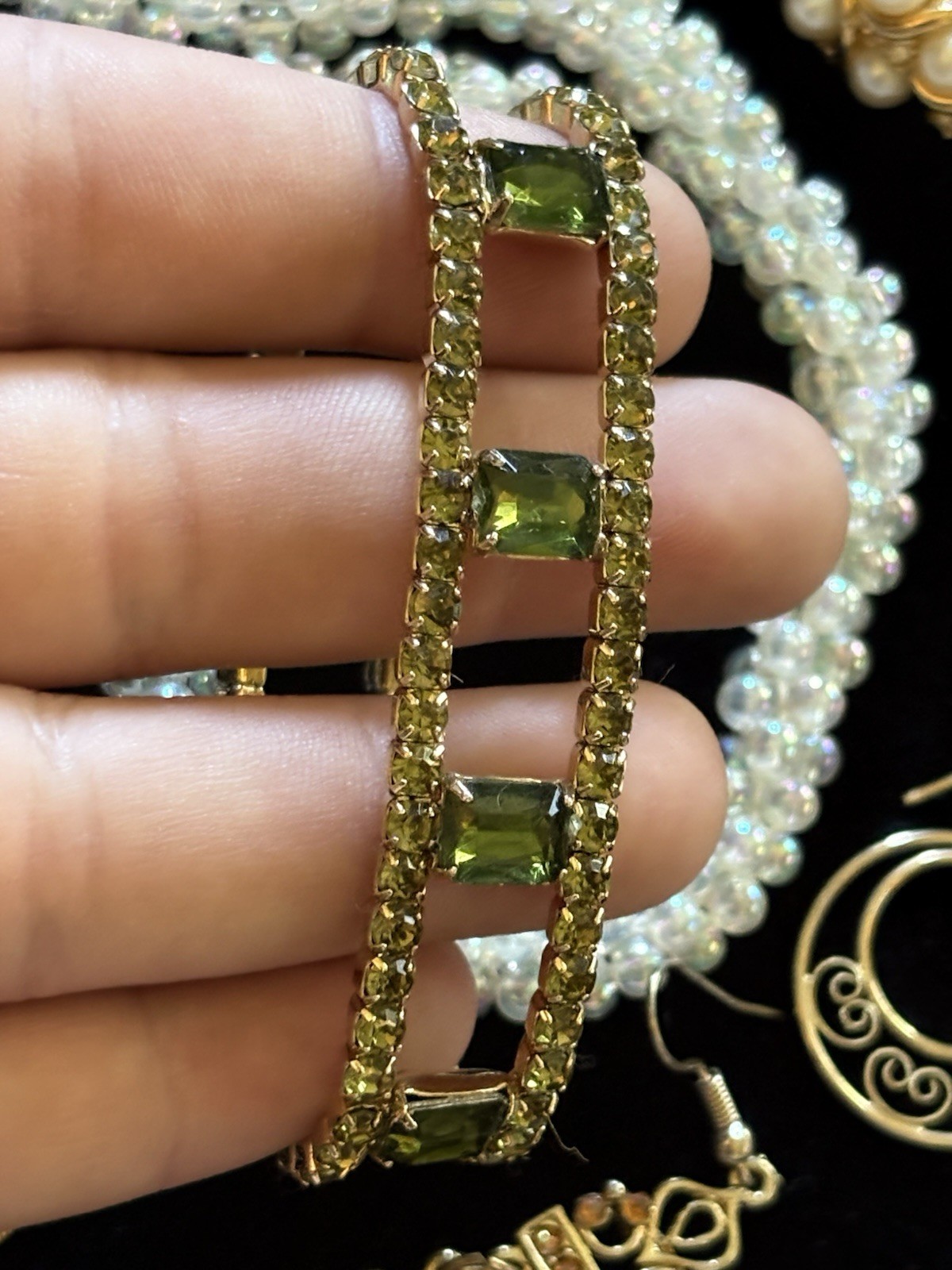 VTG Mix Estate Jewelry Lot 25pc White & Gold Tone Rhinestone Lucite All Wearable
