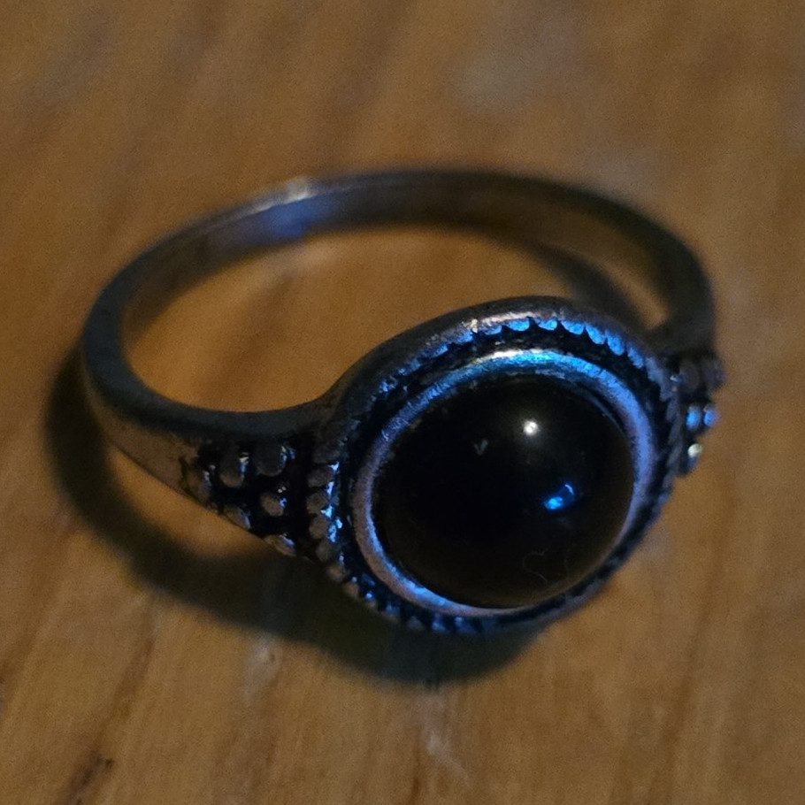 Silver Tone Metal Cocktail Ring Size 6.5 Bezel Round Black Cabochon Stone