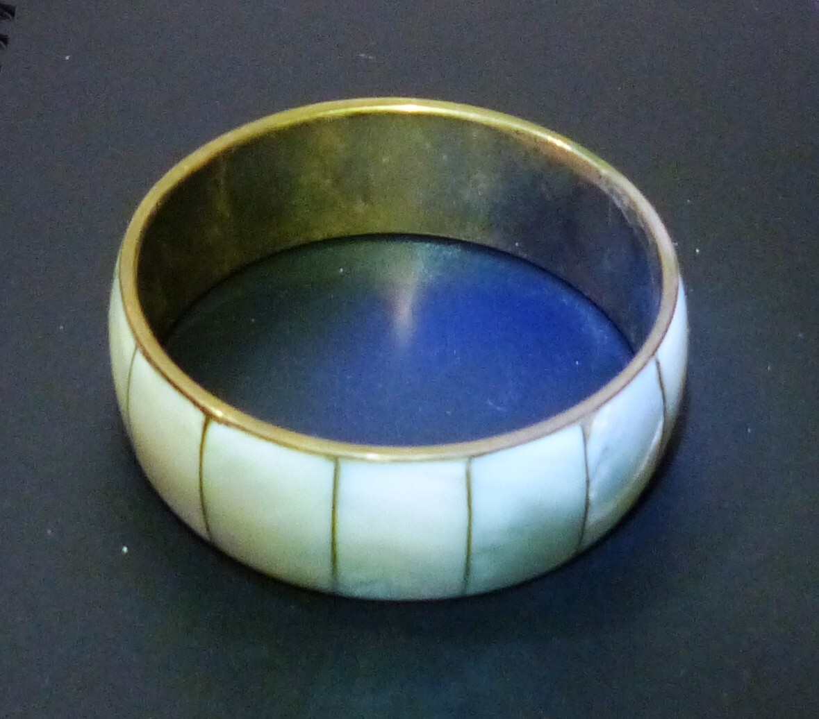 Vintage 1940’s – 1970s Brass MOTHER OF PEARL Chunky Bangle Bracelet