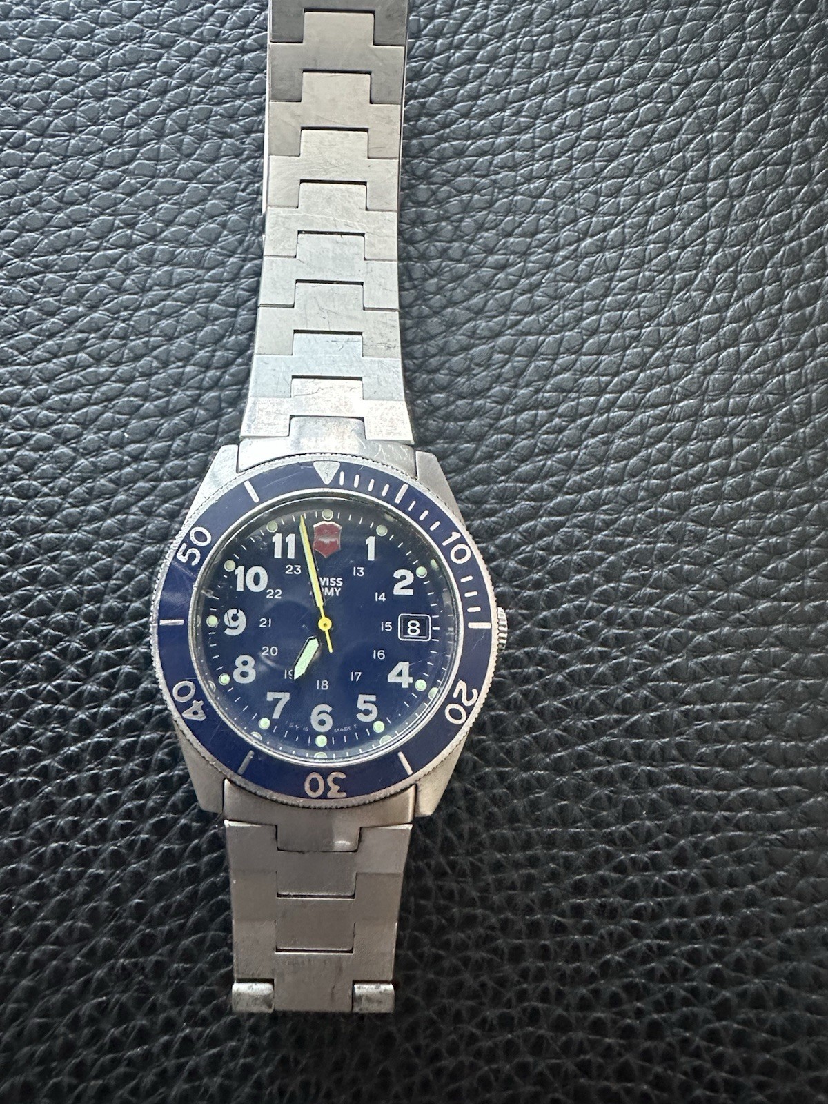 Victorinox Swiss Army Lancer 100 39mm Blue Dial Men’s Watch Rare