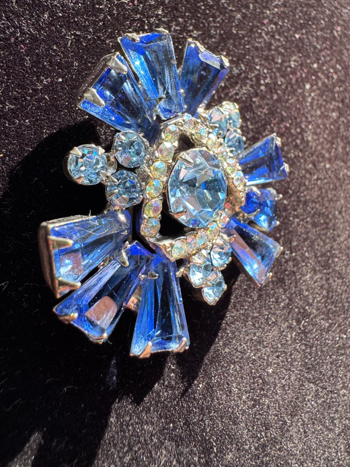 Vintage Juliana D&E Blue Keystone Glass Blue & White Rhinestone Brooch 1960s
