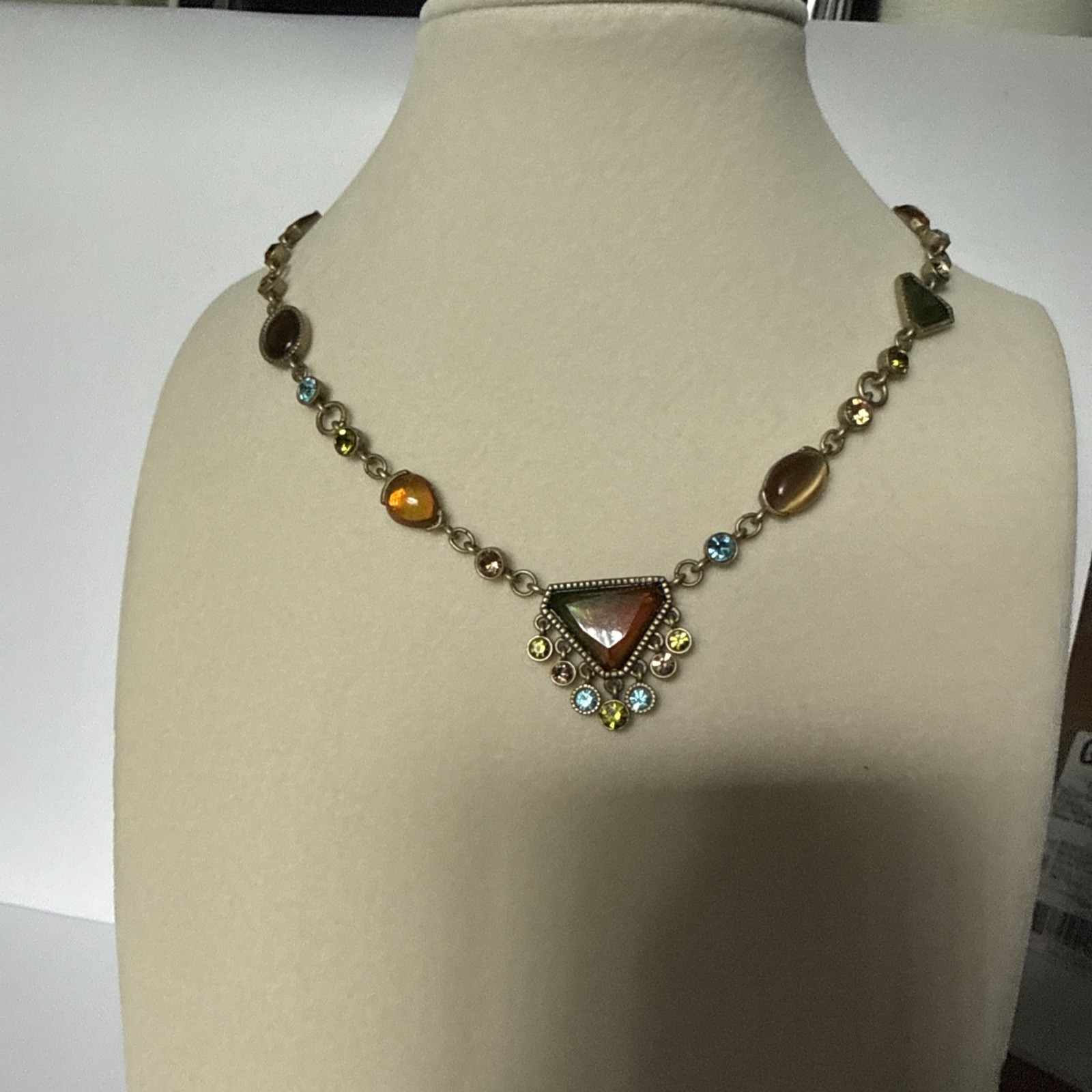 VTG Necklace With Multi Colored Stones Various Shapes /Sizes. Gold tone Chain
