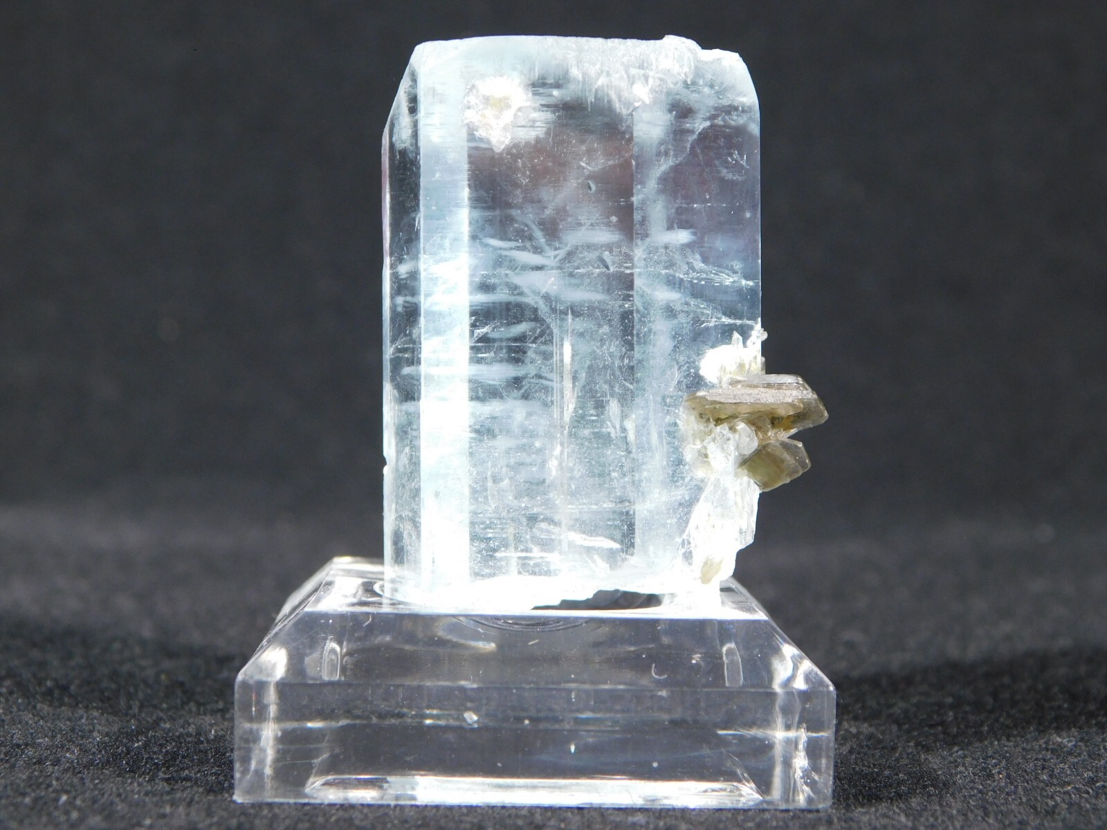 VERY Translucent! BLUE Terminated AQUAMARINE Crystal Pakistan 203ct