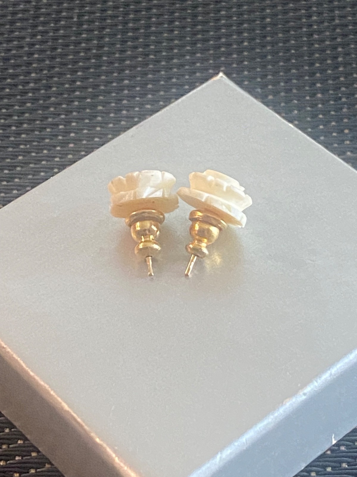 EarRings 14ct gold post Trifari Carved white Roses
