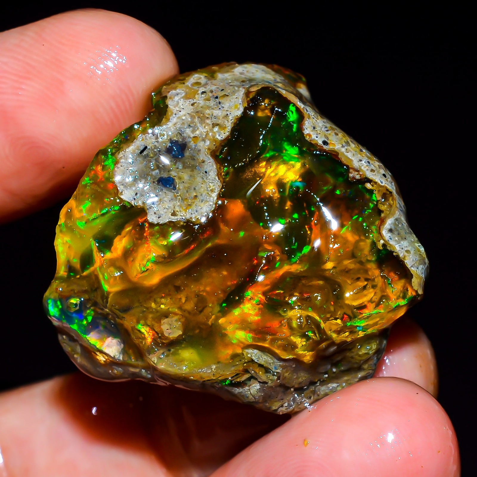 43.50 Ct Fire Opal Ethiopian Natural Oil Rough Gemstone For Jewelry 28x27x12 mm