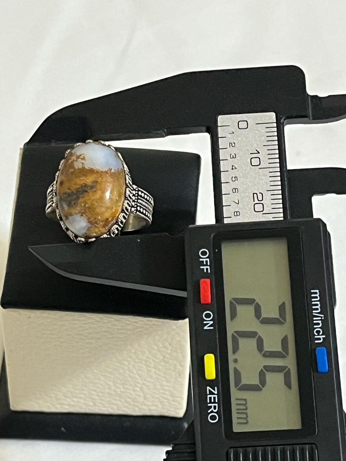 Modern Men Ring – 925 Silver with Real Yemeni Aqeeq – Handmade Traditional Gift
