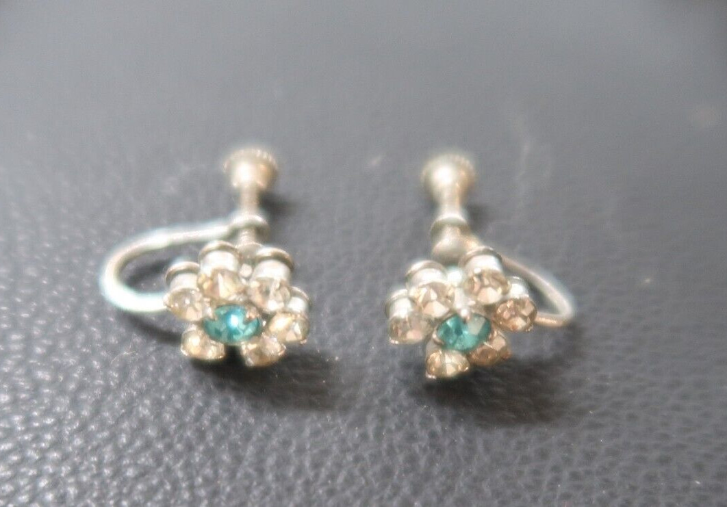 1940s COSTUME JEWELRY FLORAL NECKLACE MATCHING SCREWBACK EARRINGS 15 INCH LENGTH