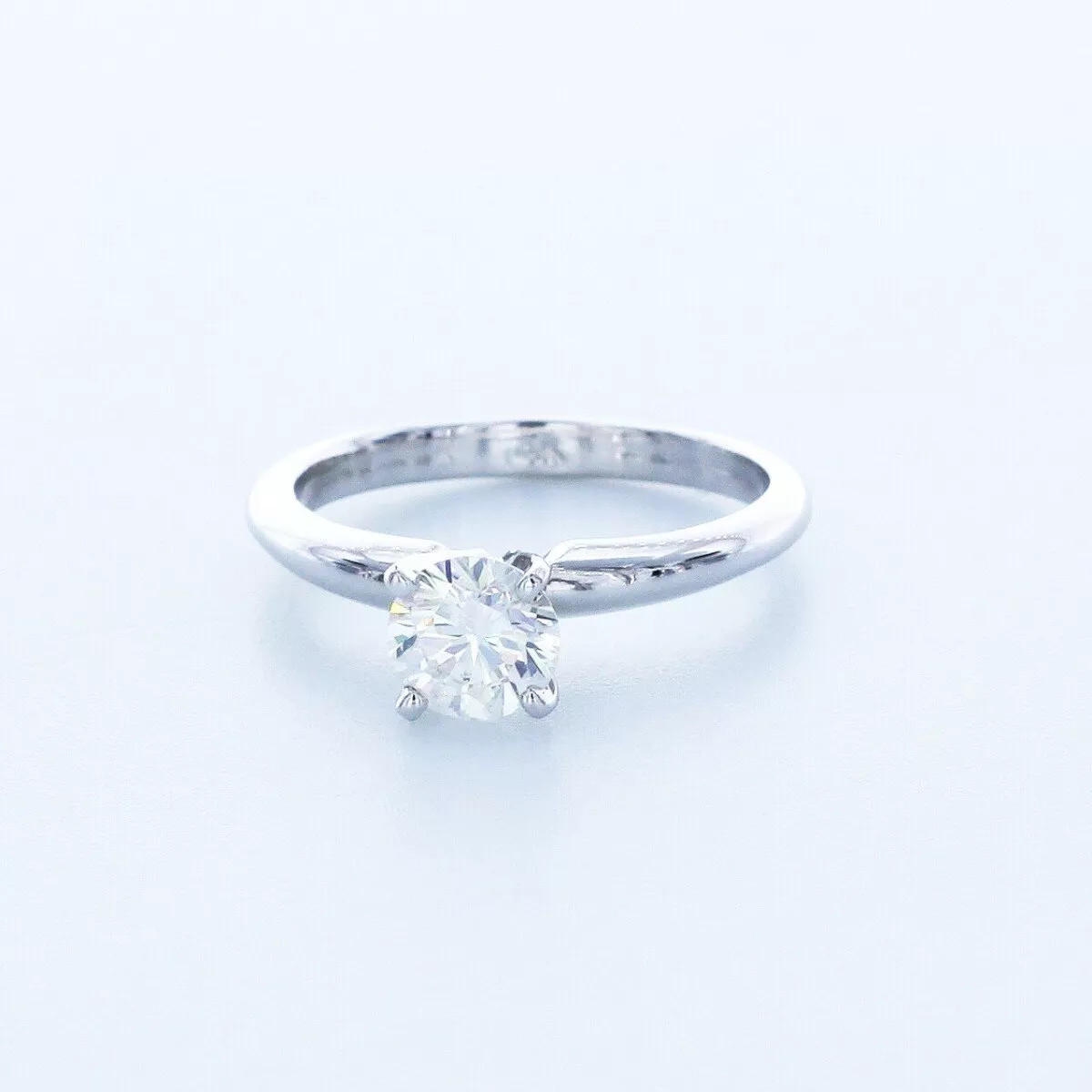 Solitaire Engagement Ring 14K Gold Classic 0.90 CT Round Lab-Grown Diamond E VS2