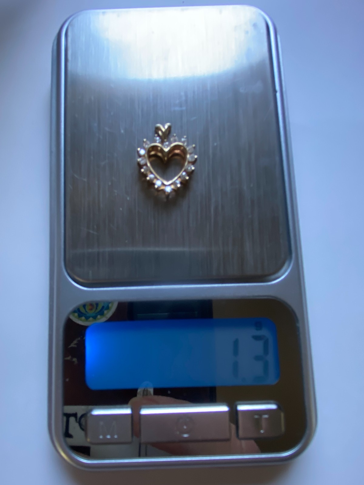 Gold Heart Pendant / 16 Diamonds – Stamped 14K Yellow Gold 1.2 grams -incl. box