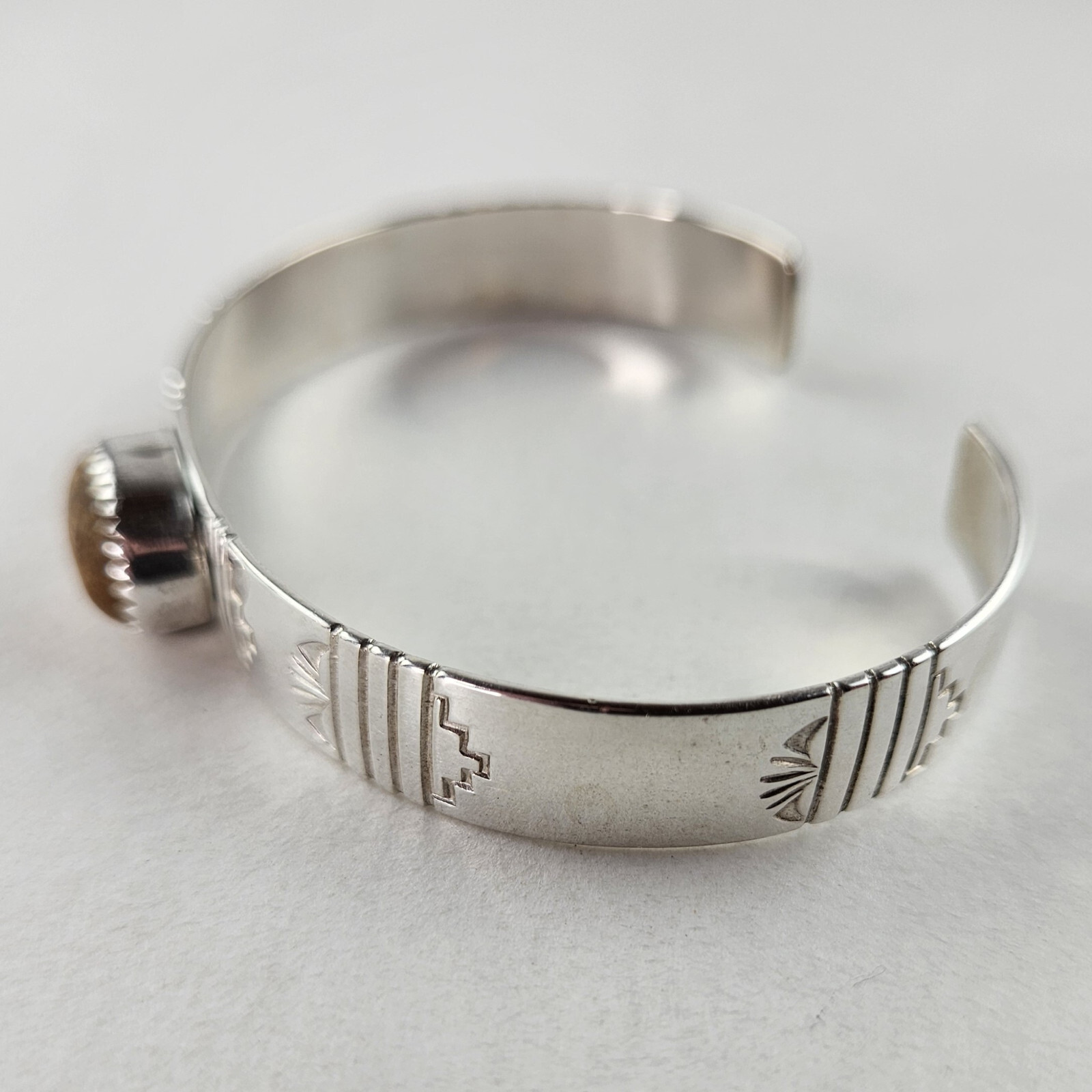 Sterling Silver Navajo T Billy Cuff Bracelet with Brown Jasper 17.0g [8221]