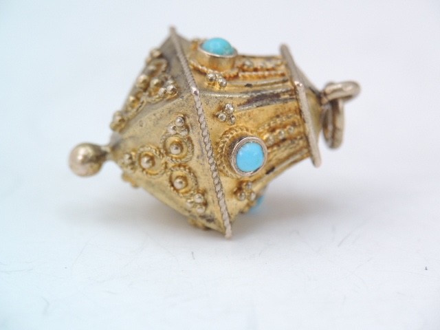 ANTIQUE VICTORIAN ETRUSCAN 14K GOLD & TURQUOISE LATERN STYLE PAGODA CHARM