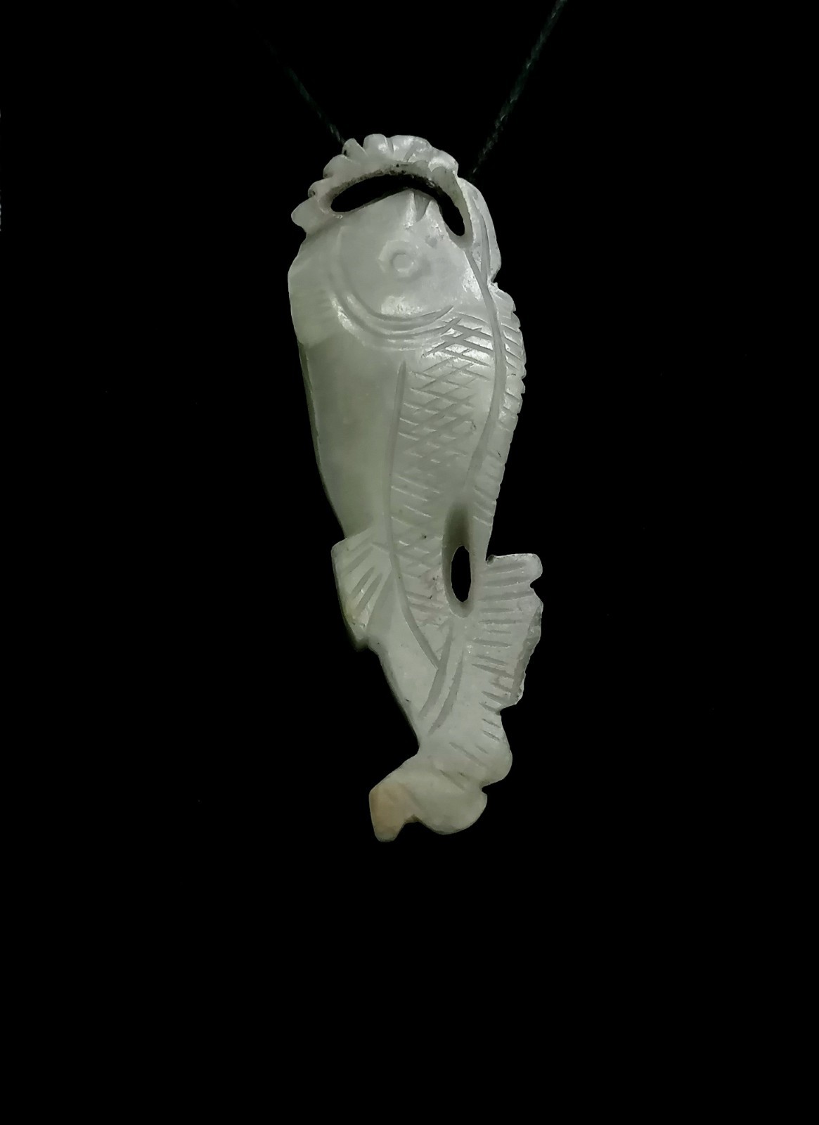 ANTIQUE PERFORATED AND ENGRAVED JADE PENDANT / ORNAMENT, CHINA, 1900.