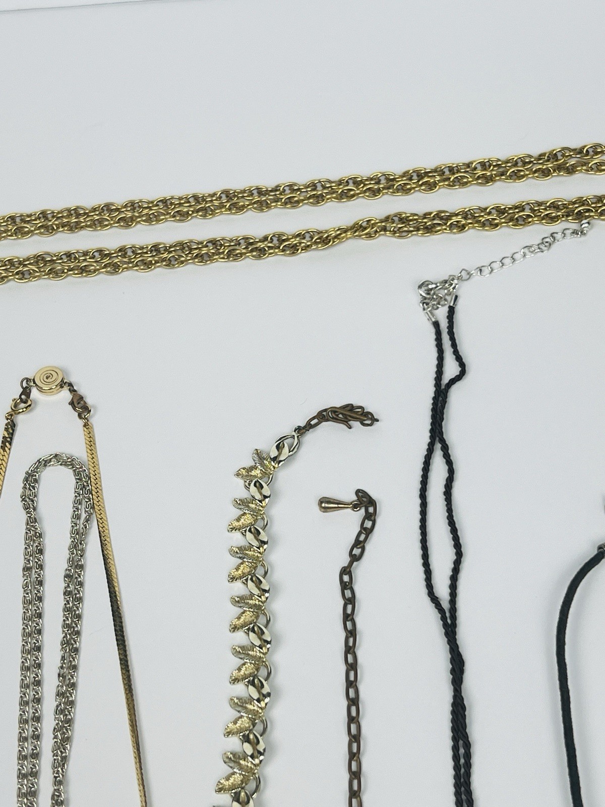 ✨VTG Lot Of 18 Vintage Necklaces & Belt, Chains, Gold silver Tone Varies Styles