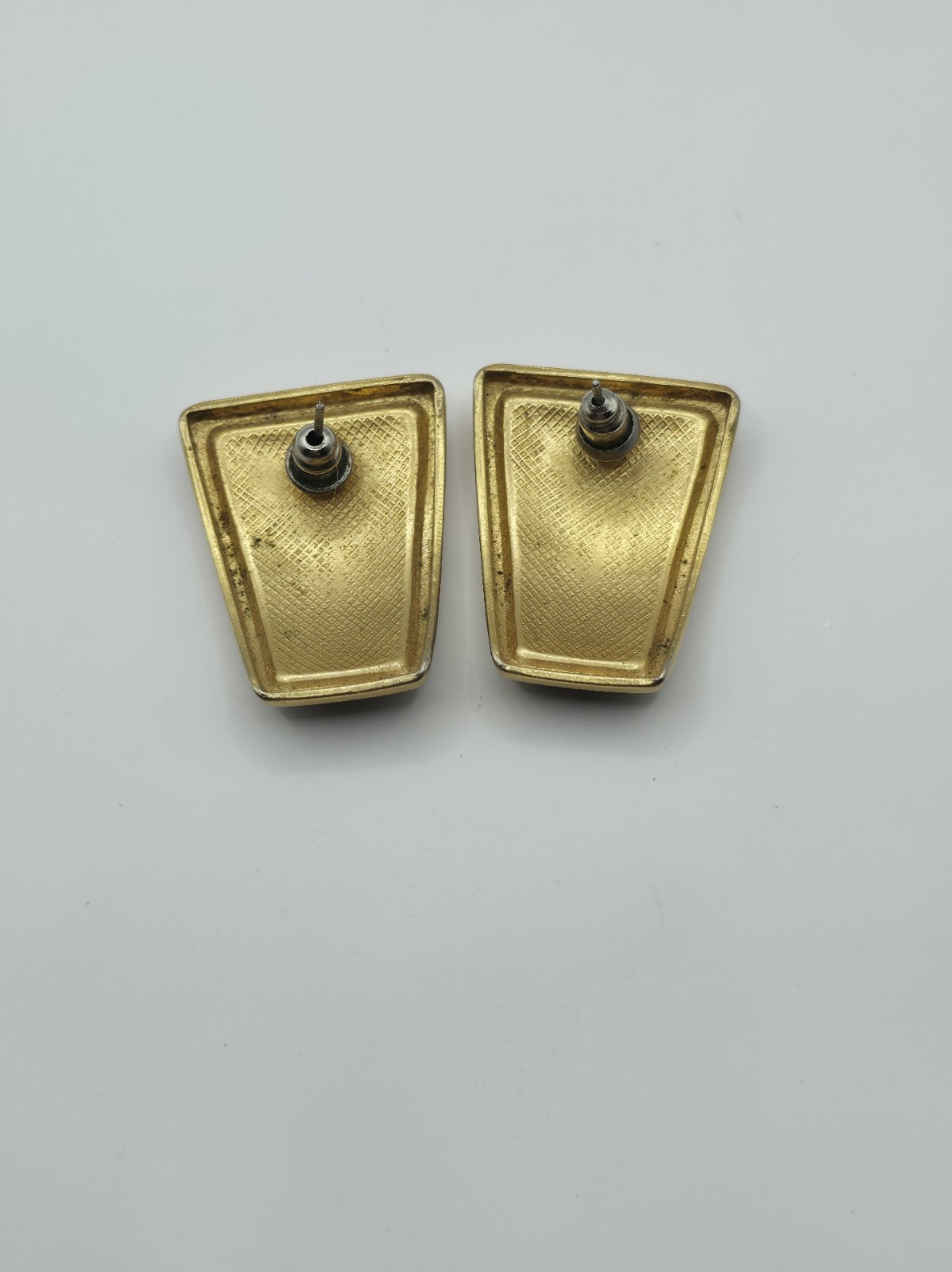 VTG Black and Gold Geometric Art Deco Style Enamel Metal Earrings SZ 1″