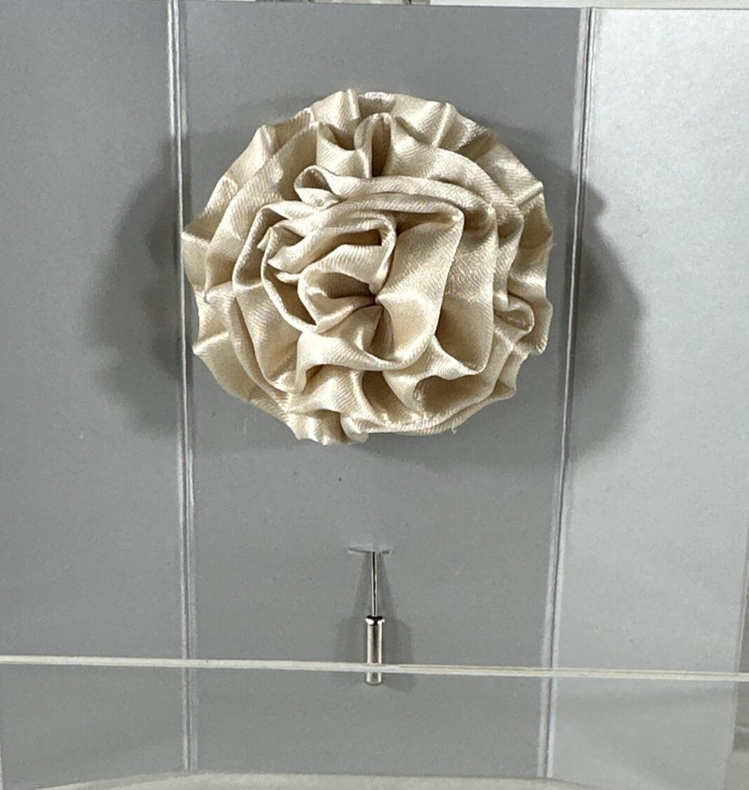 Stacy Adams Bone Beige Lapel Pin Fabric Foral Design 100% Polyester 2″ Wide