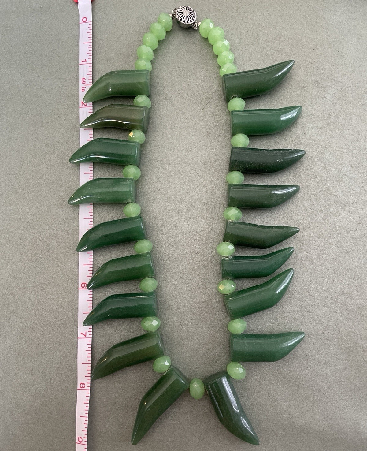 Jade Stone Beaded Statement Tooth Spike Necklace Silver-Tone Clasp 9 in