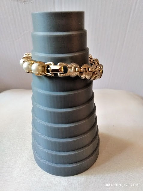Vintage Gold Tone Faux Pearl Metal Link Bracelet with Fold Over Clasp