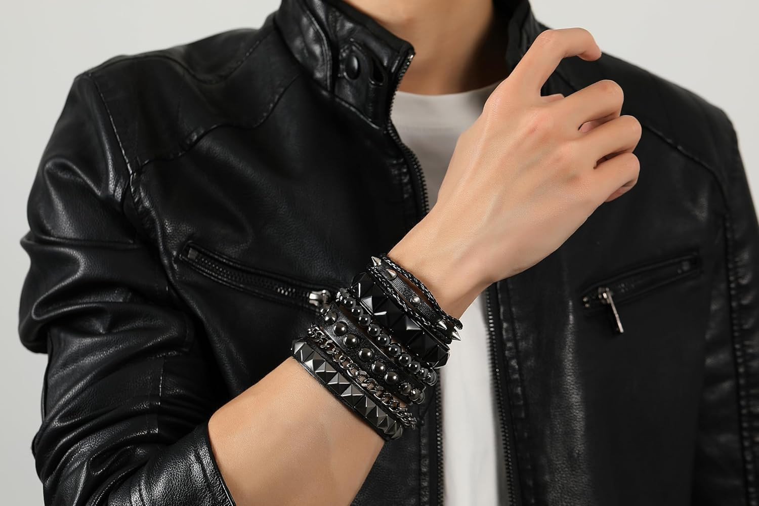 4Pcs 7.2-7.8in Punk Bracelets for Men Women Leather Spike Bracelet Metal Cuff…