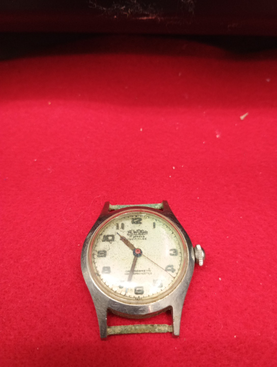 6-Misc Vintage Watches The Single Pic. 1 Stem Wind That’s Working All As-Is.