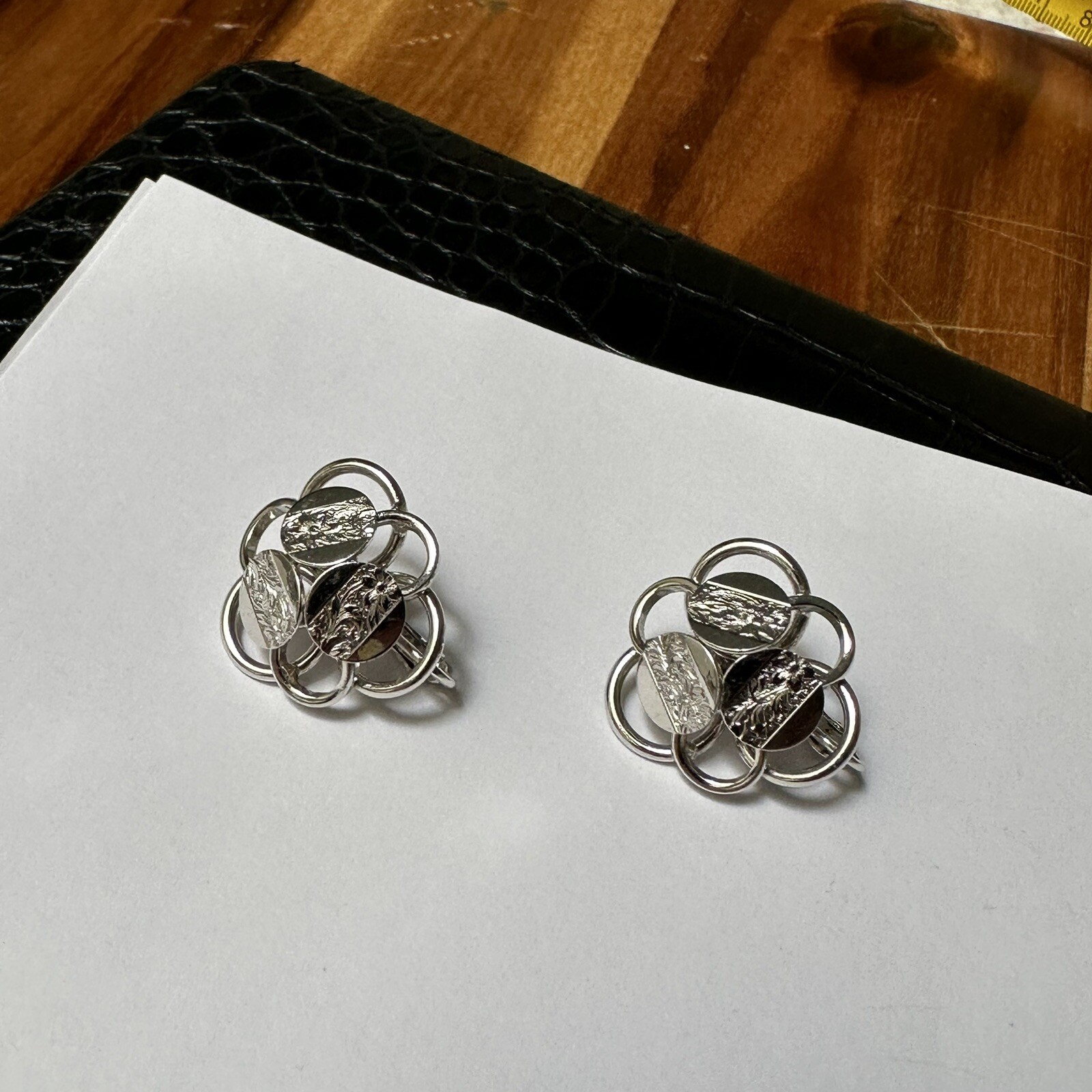 Signed SAC – Silver Tone Clip-on Clip On Earrings