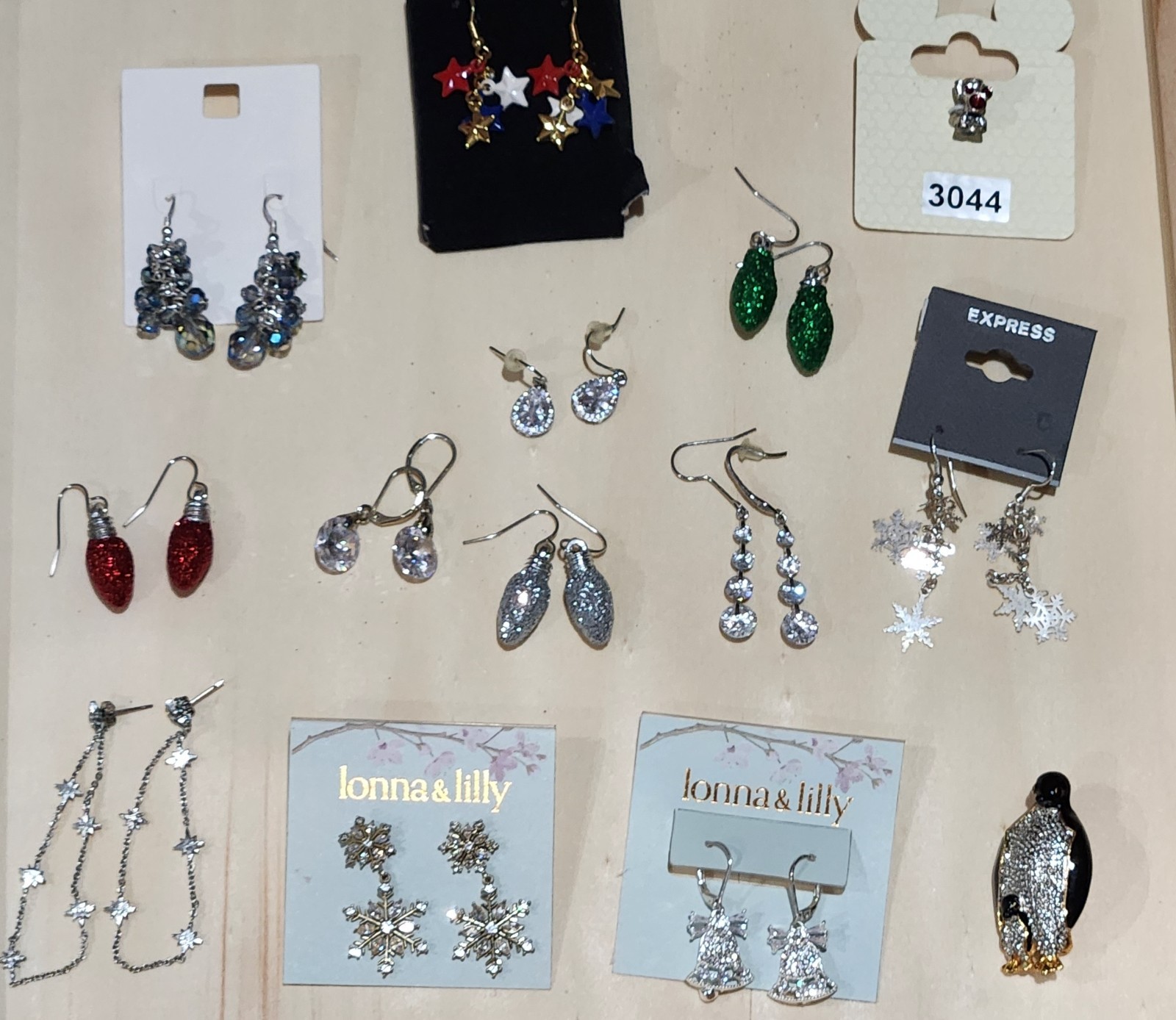 Christmas Holiday Jewelry Lot 15 Pc Snowflake Penguin Ornament Earrings Brooch