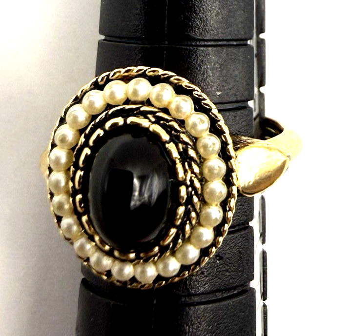 Vintage Avon Byzantine Style Faux Onyx & Pearl Gold Tone Cocktail Ring Size 4