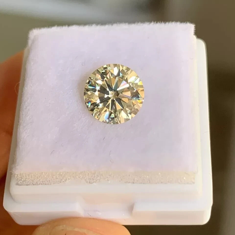 5 CT Natural Yellow Diamond, Round Cut, 11.50mm, VVS1 D Grade Certified D02