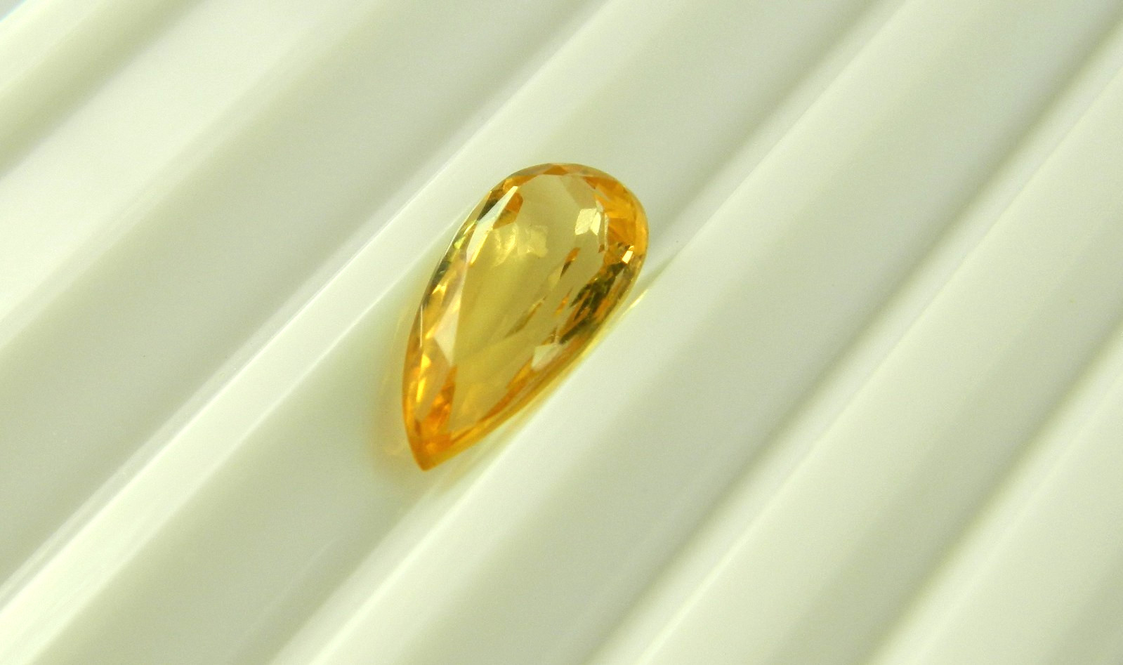 Imperial Topaz 2.57 Ct Clarity IF Pear Cut Natural Golden Brazil I084