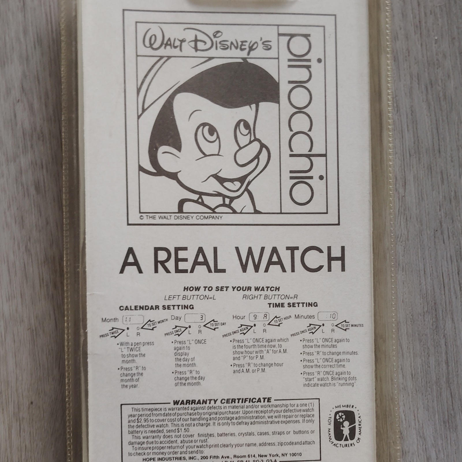Disney Pinocchio Movable Nose Kids Quartz Wristwatch Red/Blue Strap Analog