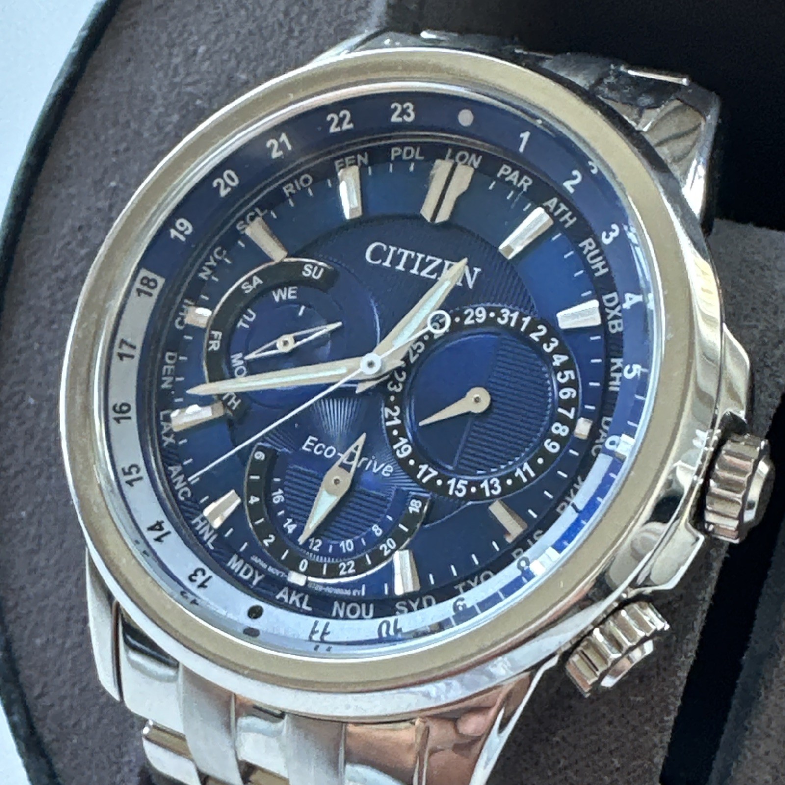 Citizen Eco-Drive Men’s Calendrier World Time Blue Dial Watch 44mm BU2021-51L