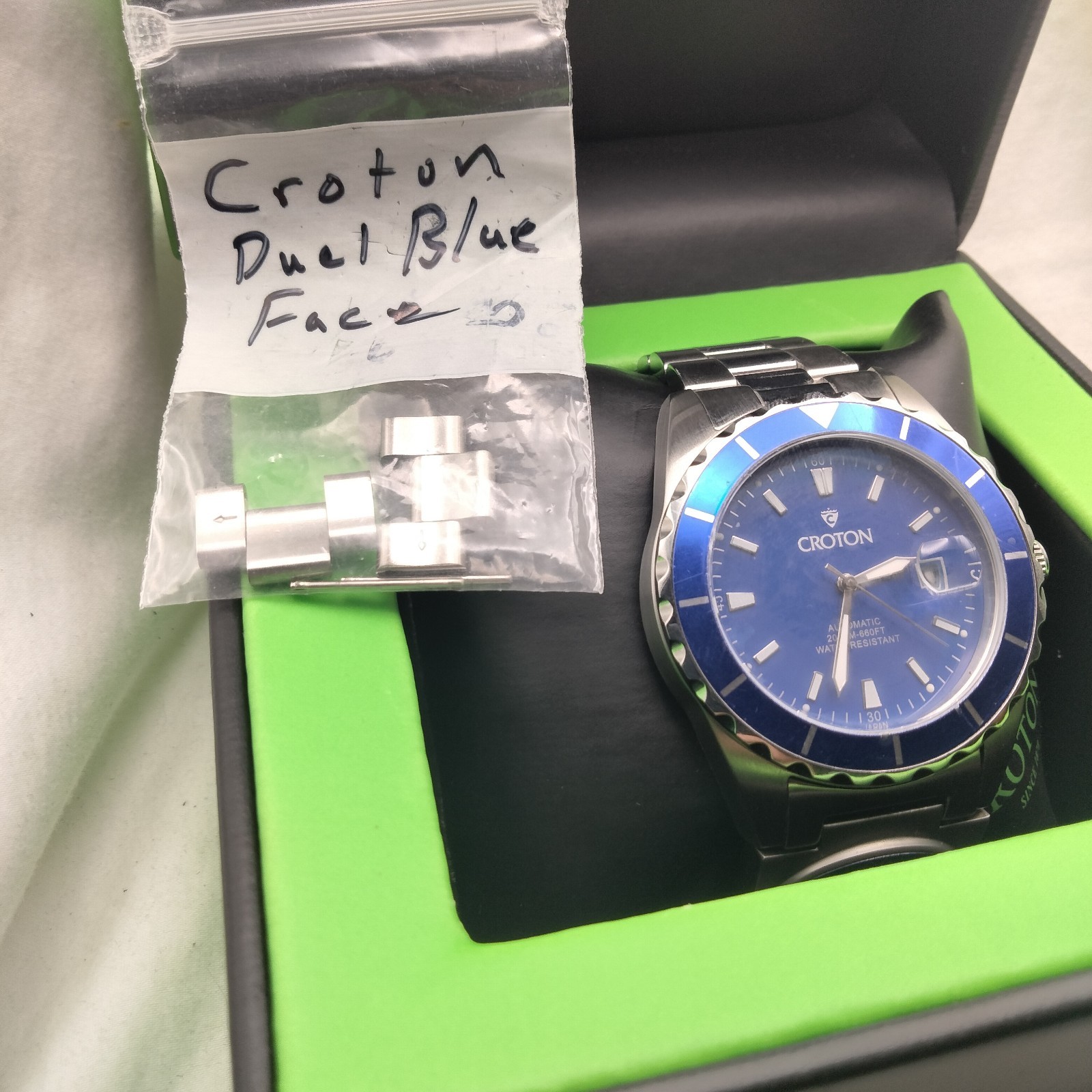 Croton Model CA301150SSBL Dual Time Automatic/Quartz Watch With Box.