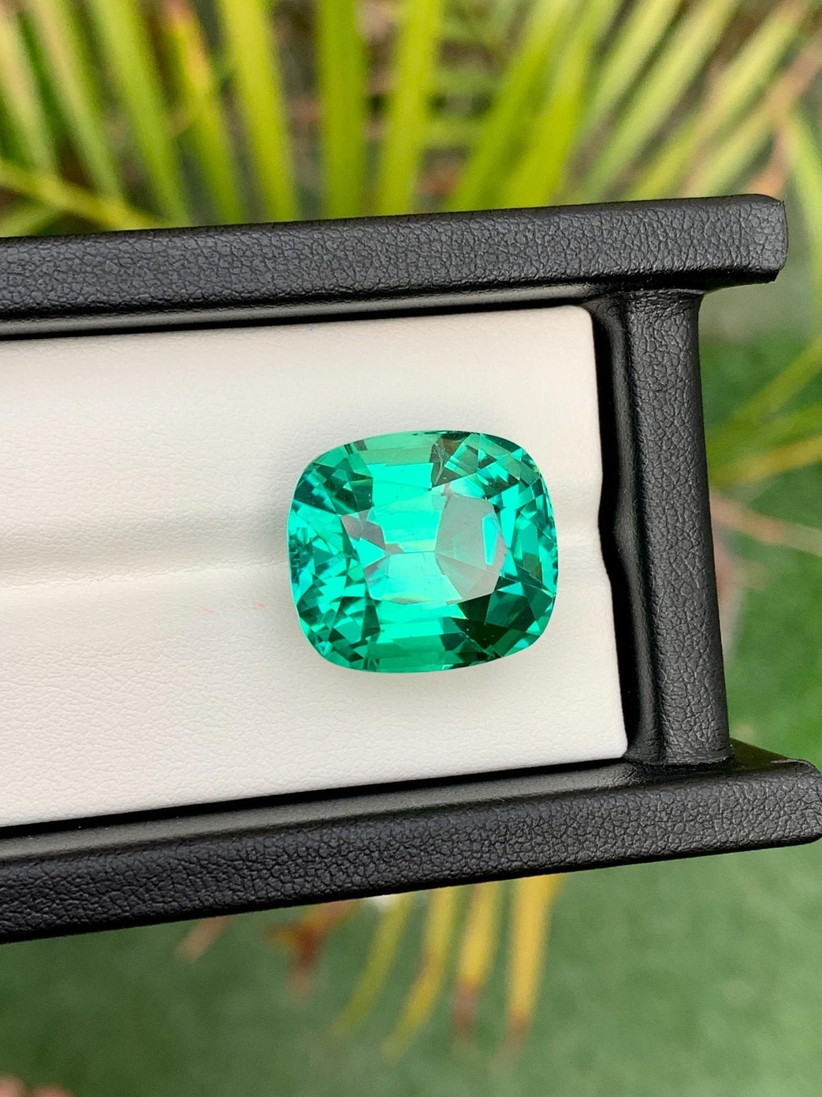 15.56 Ct Natural Ceylon Green Kunzite Cushion Cut Certified Loose Gemstone A++
