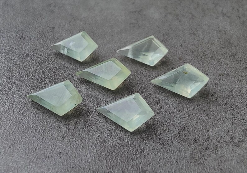 [WHOLESALE] NATURAL PREHNITE FACETED KITE SHAPE LOOSE GEMSTONE