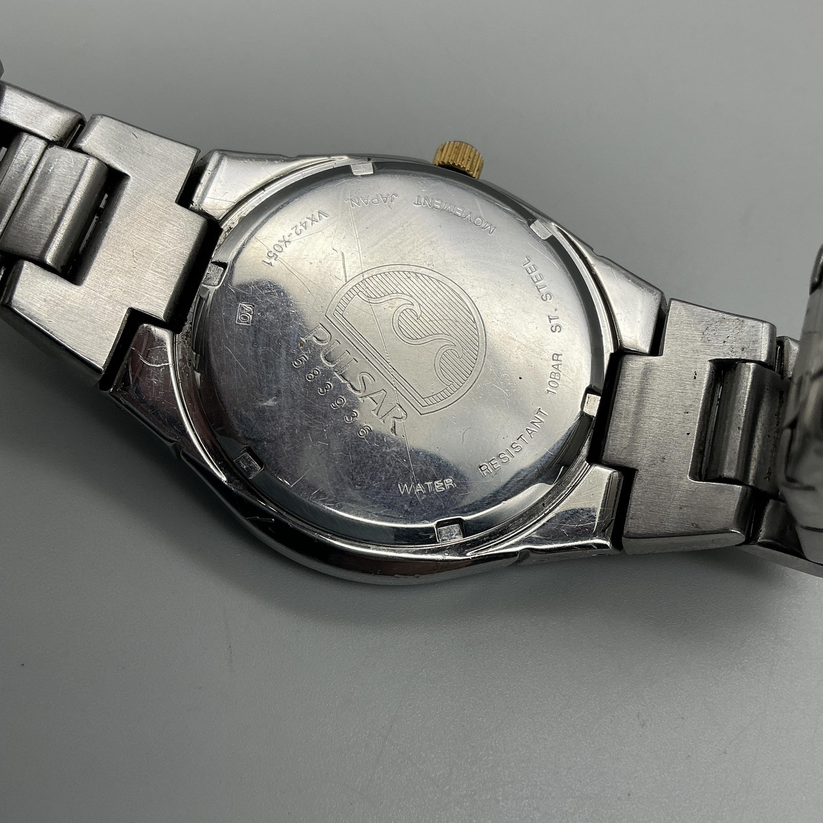 Pulsar Mens Watch 38mm Black Silver Gold Two Tone VX42-X051 New Battery 7.25″