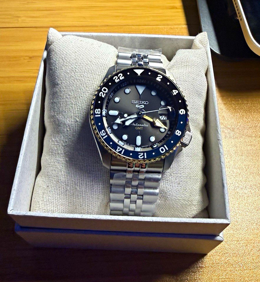 Seiko 5 Sports Automatic GMT 42.5mm Gray Dial Black and gold Bezel