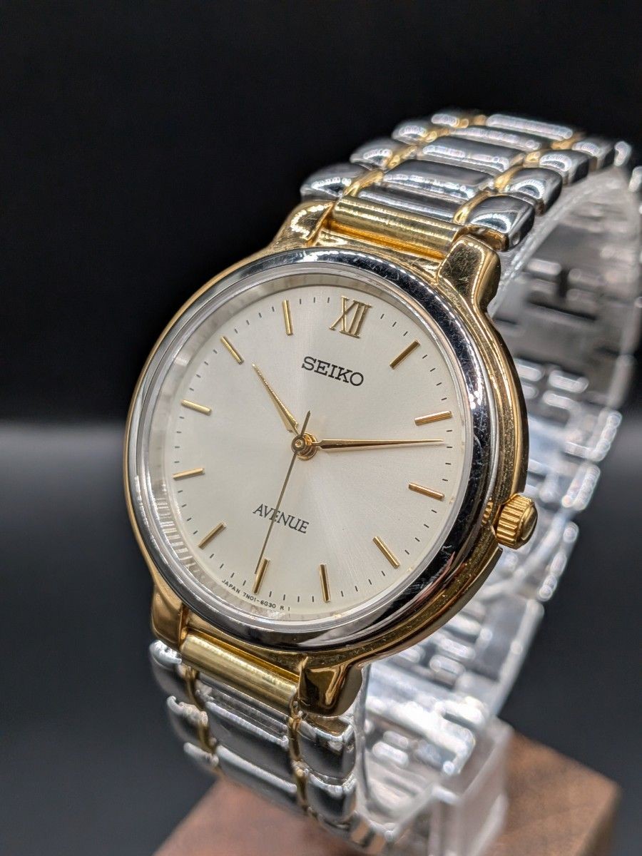 Excellent condition SEIKO AVENUE 7F01 6F50 quartz battery and packing replaced S