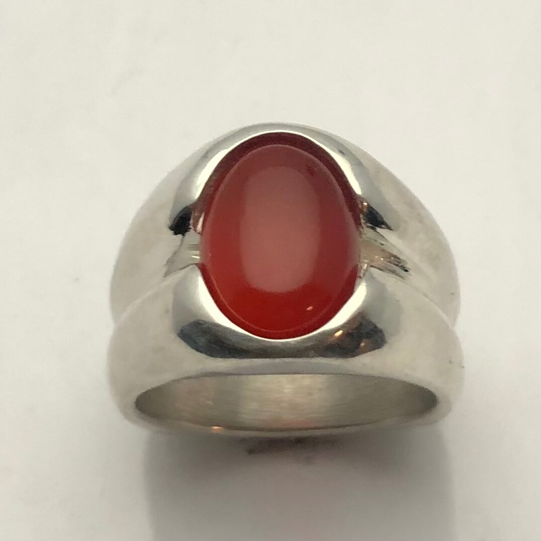 MJG STERLING SILVER MEN’S RING. 14 x 10mm OVAL NATURAL CARNELIAN CAB. SZ 10.