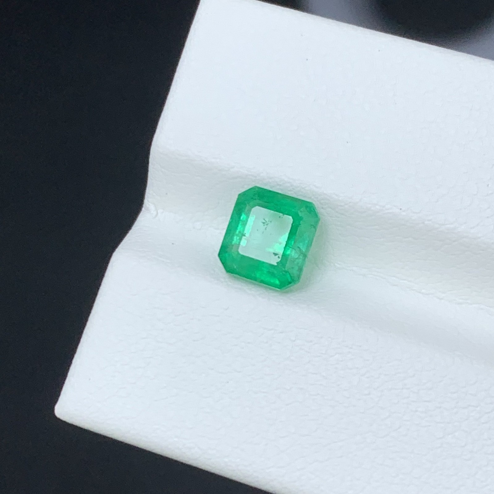 1.60 Ct Natural Swat Emerald – Vivid Green Loose Gemstone from Pakistan